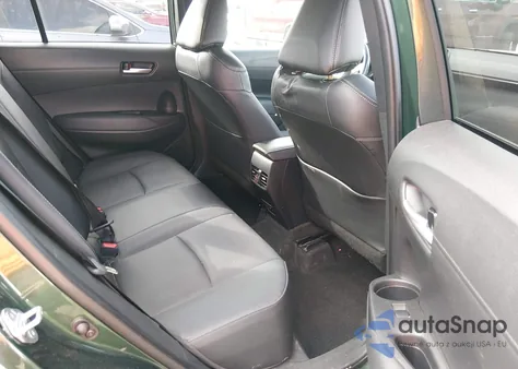 2022 Toyota Corolla Cross Xle z USA, uszkodzony, nr VIN 7MUDAAAG3NV027641